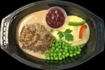 Wallenbergare Med Gräddsås, Potatismos & Lingonsylt