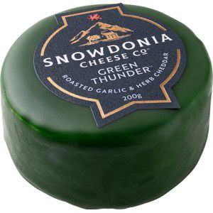 Green Thunder Cheddar ost Vitlök, kryddor & örter 200g Snowdonia Cheese Company product image